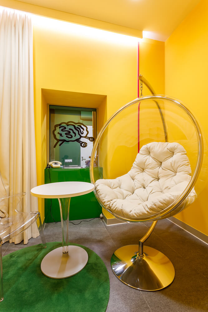 Спойлер: древній телефон не для краси — спробуй:)